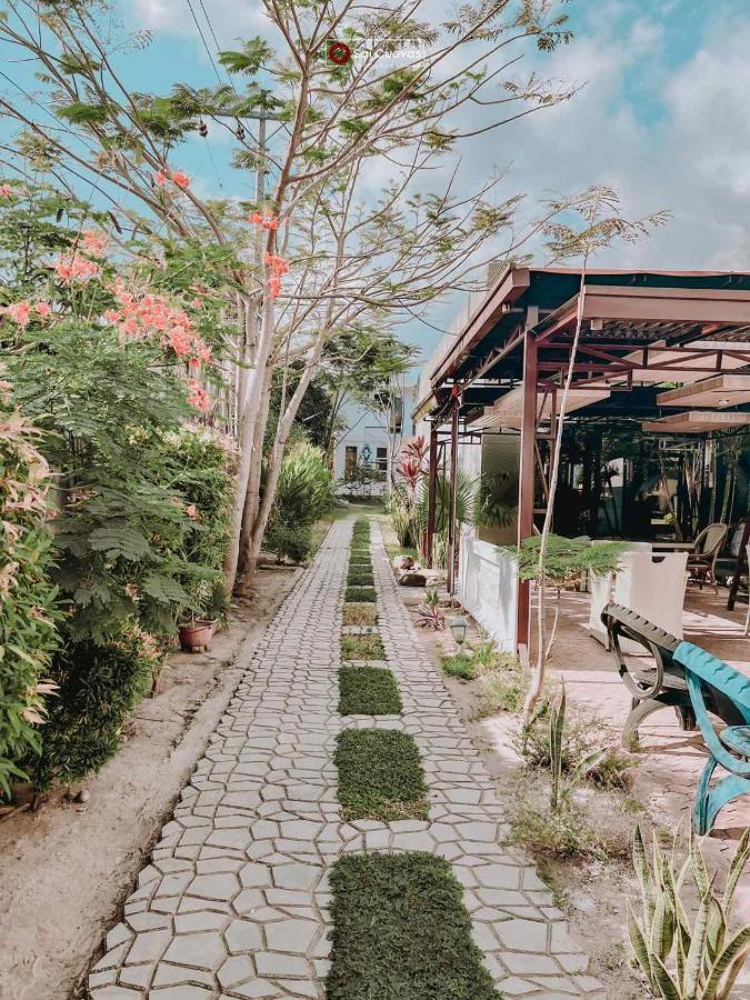A Villas Resort & Restaurant Zamboanguita  Exterior foto